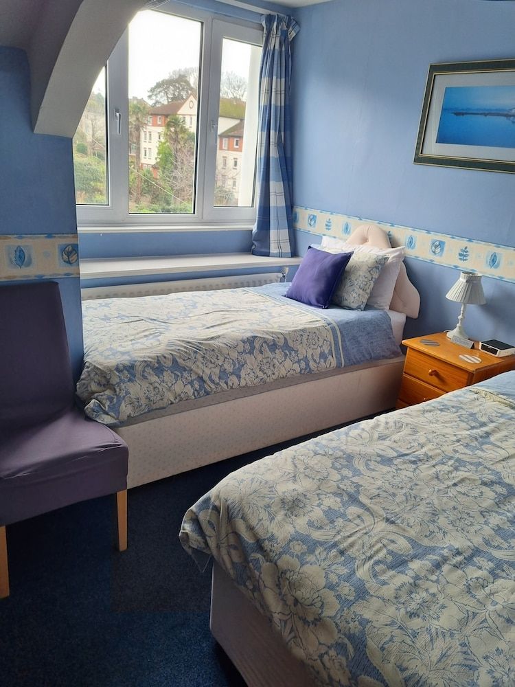 The Sands Hotel Twin Room (Room 11) 2