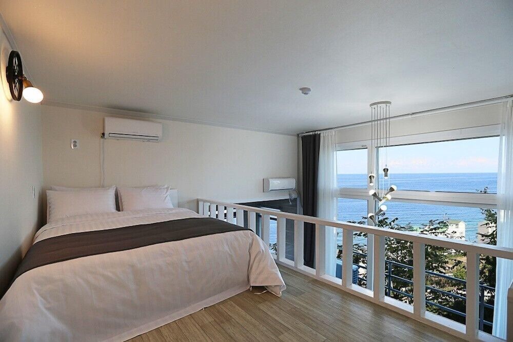 Gangnung SS Pension Room (301)