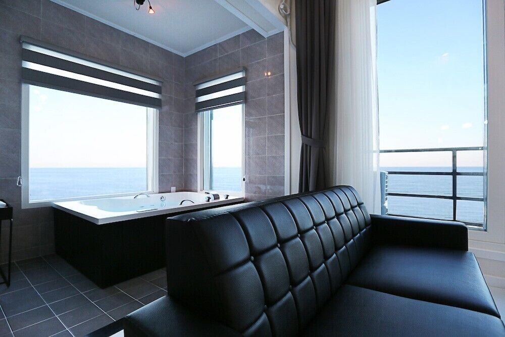 Gangnung SS Pension Room (401) 5