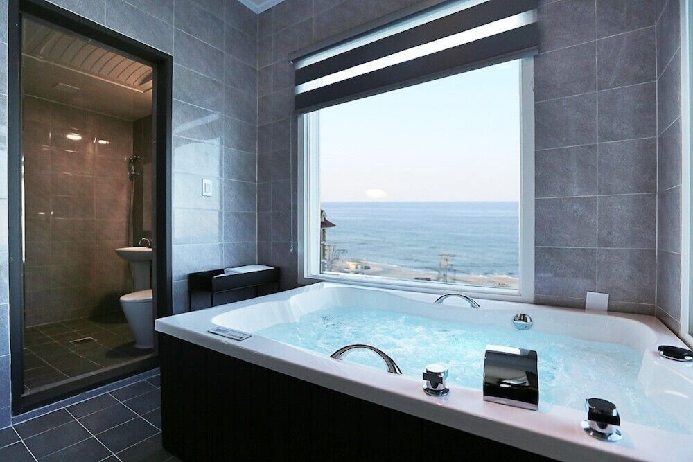 Gangnung SS Pension Room (401) 3