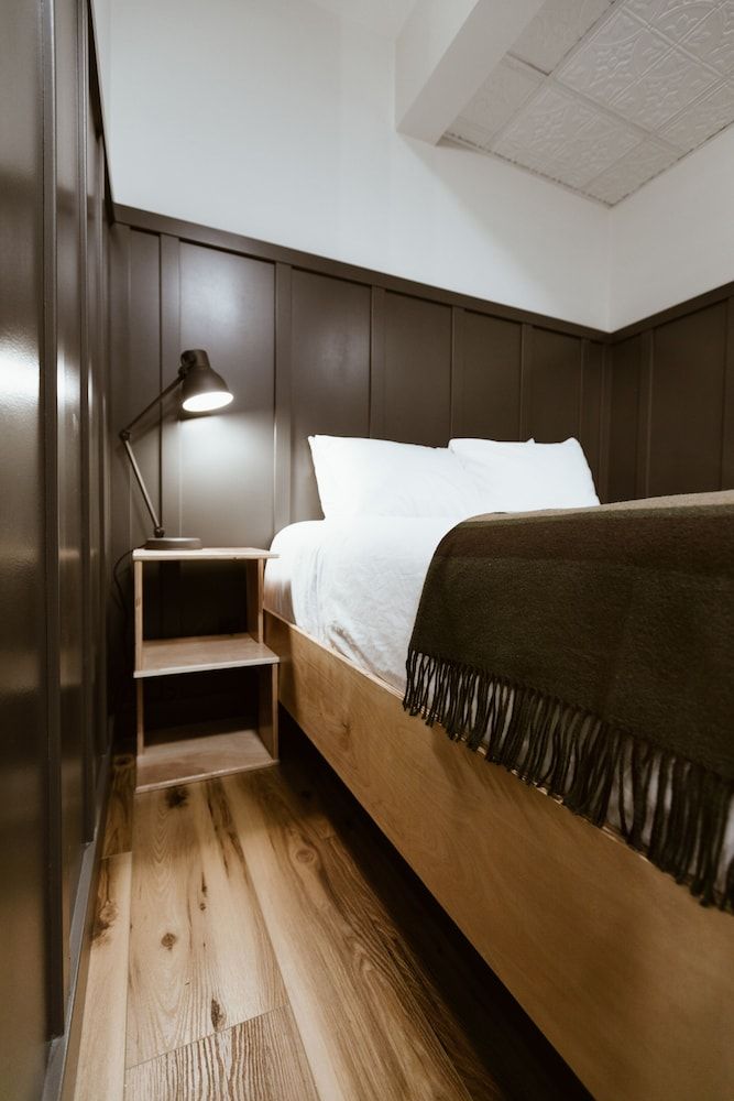 The Flying Steamshovel Inn Exclusive Room, 2 Double Beds, Refrigerator 5