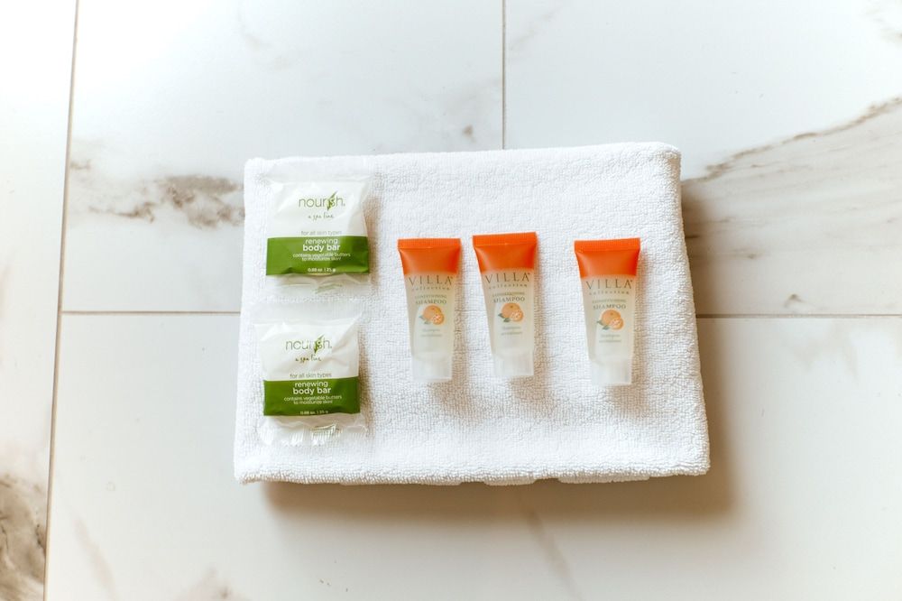 The Flying Steamshovel Inn Exclusive Triple Room, Refrigerator 8