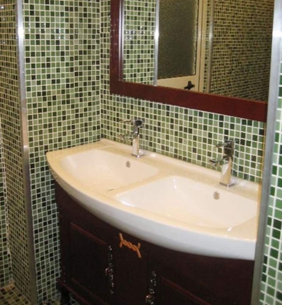 undefined Wassamar Hotel 8