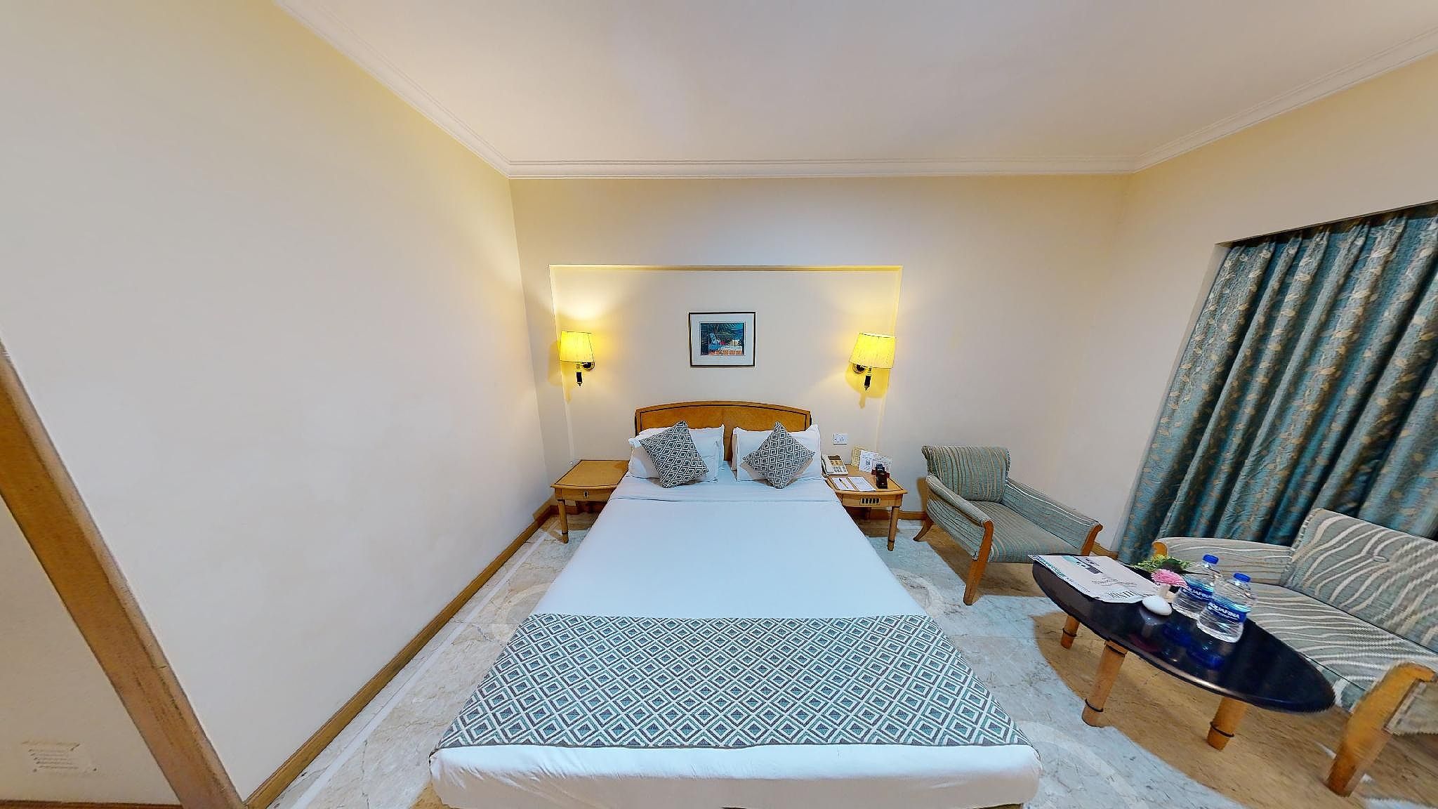 Beverly Hotel Standard Room 4