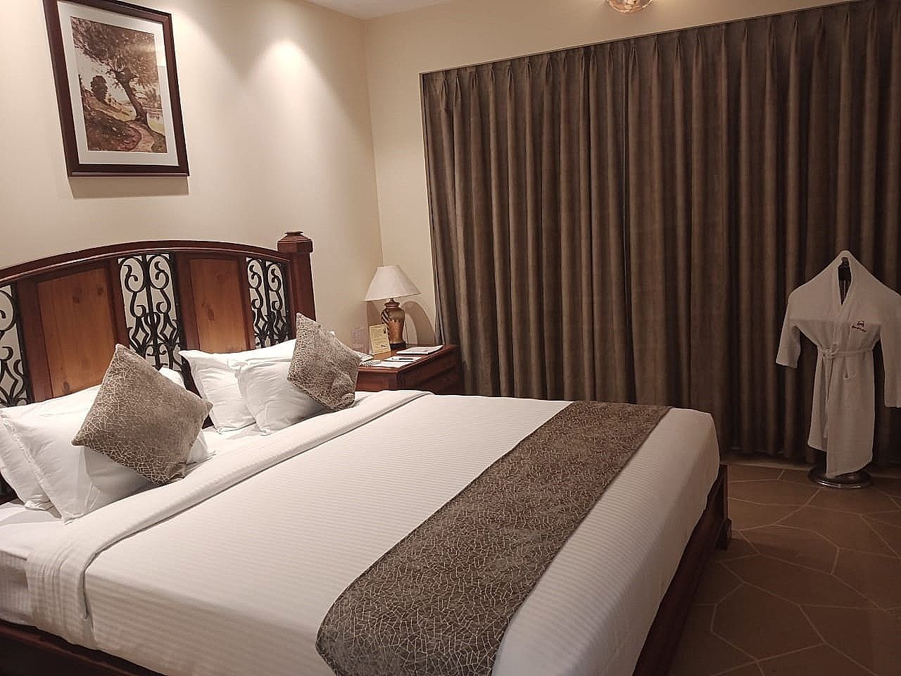 Beverly Hotel Standard Room 2