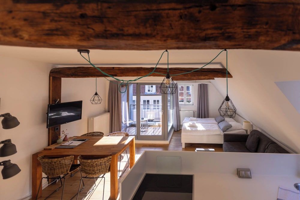 Wertschätzer I - Karlstr. Condo (406) 6