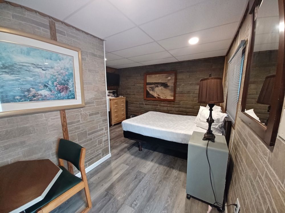 undefined Falls Motel