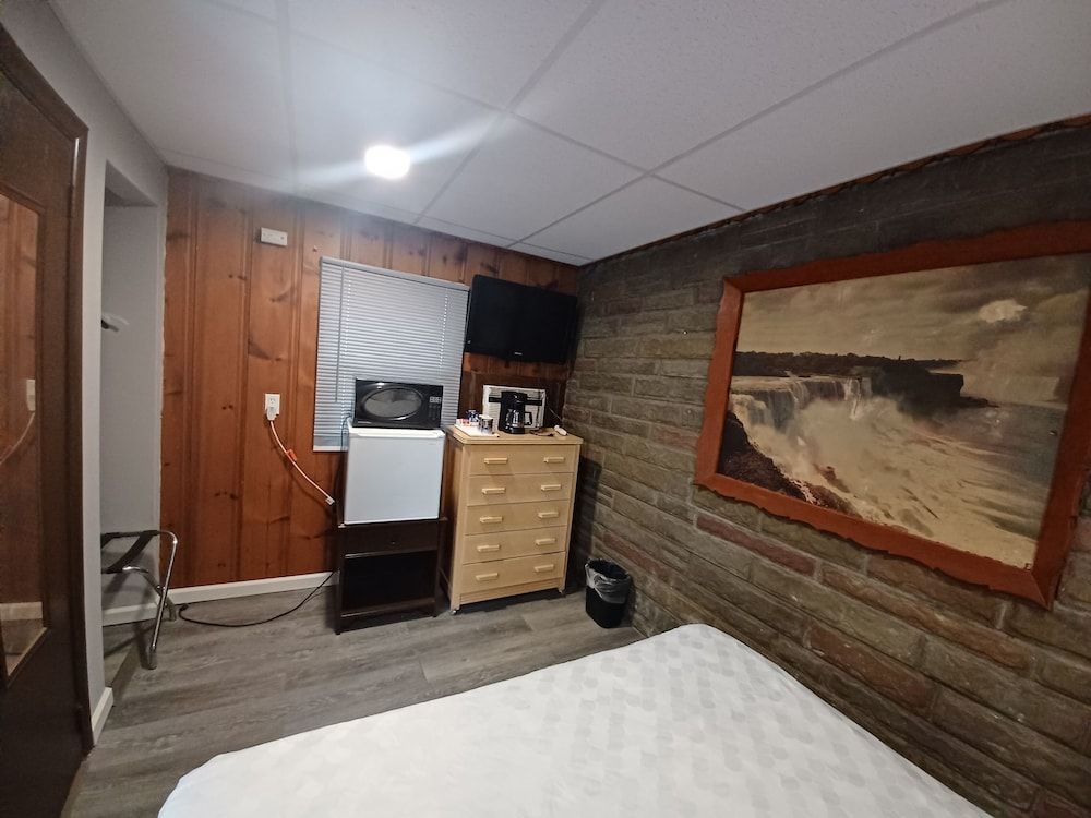 undefined Falls Motel 9