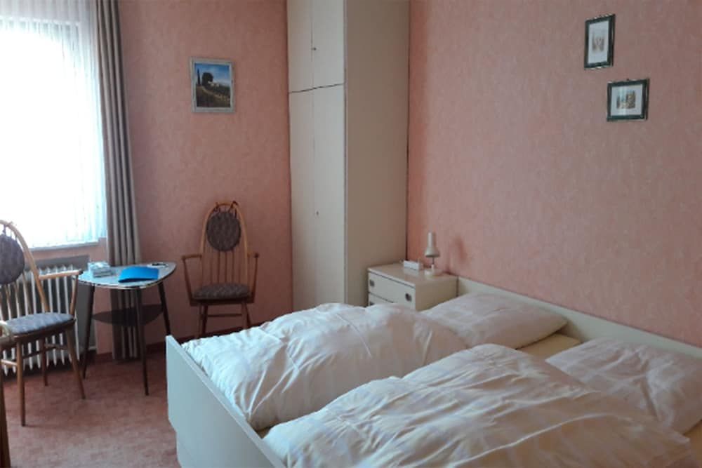 Hotel Haus Erlen Basic Double or Twin Room, Private Bathroom