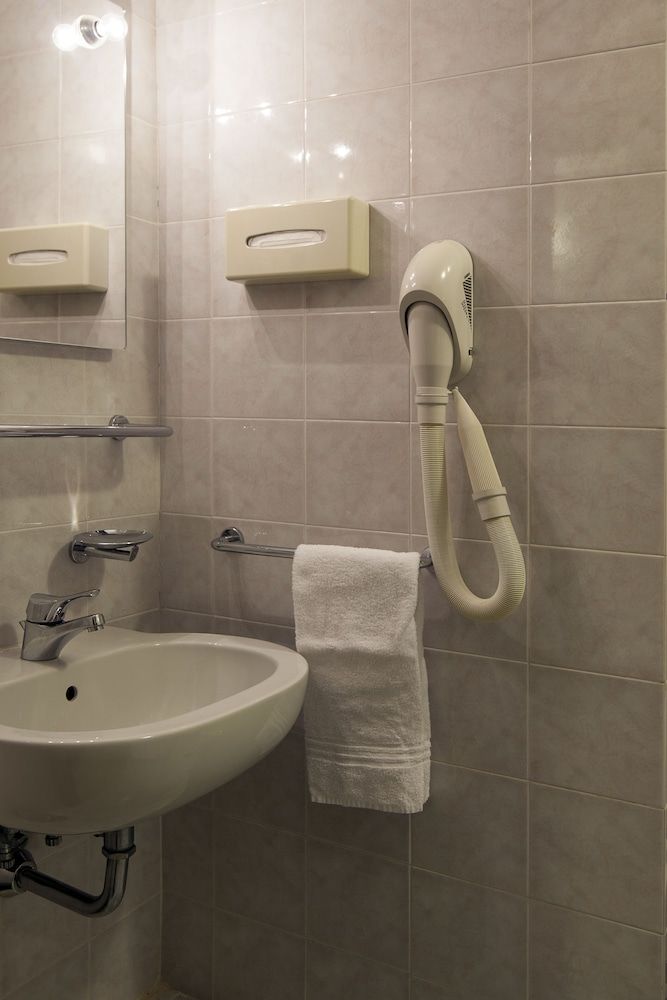 Hotel Orion Single Room 3