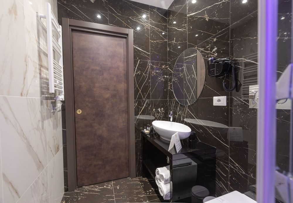 NEMAN Maison Experience I Pantheon Royal Room 23