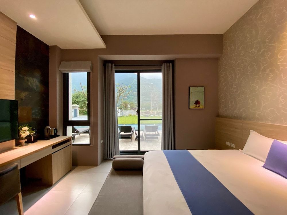 Follow the Cloud B&B Elite Double Room, 1 Queen Bed, Accessible, Mountain View 4