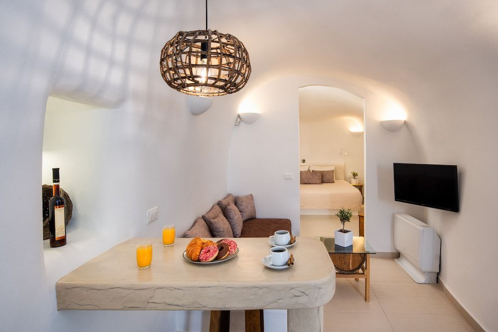 Aegean Mist Suite with Indoor Hot Tub (Canava) 5