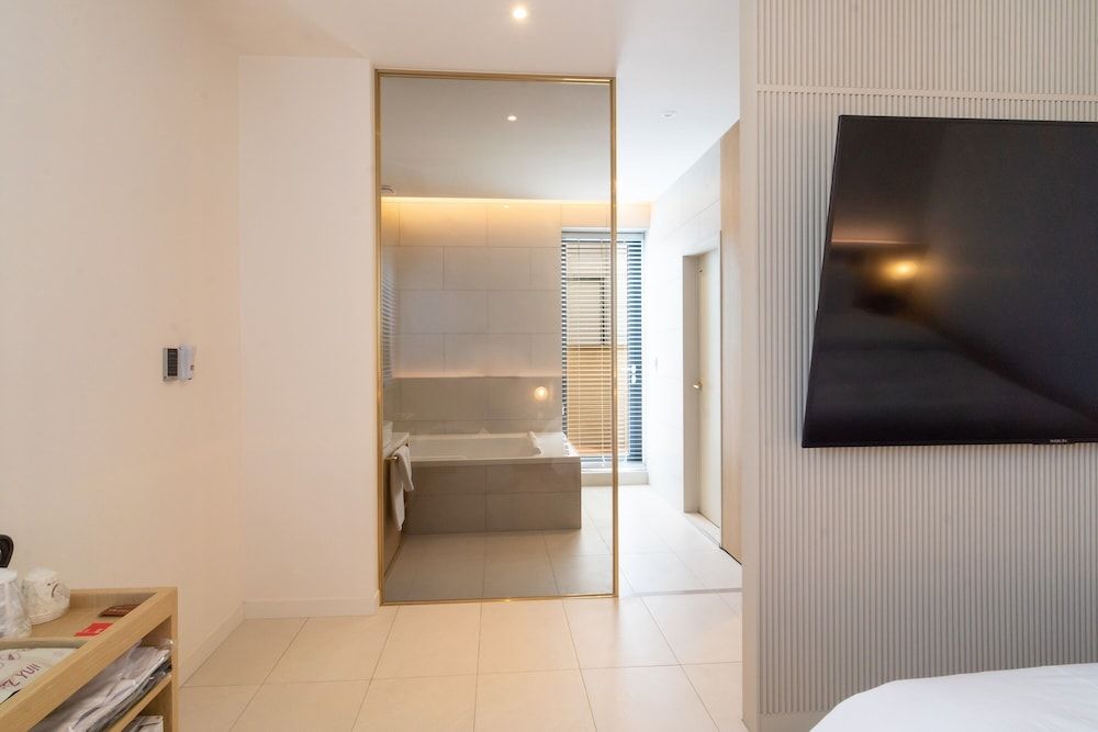 Goyang Hotel Yuji Junior Suite, City View 5