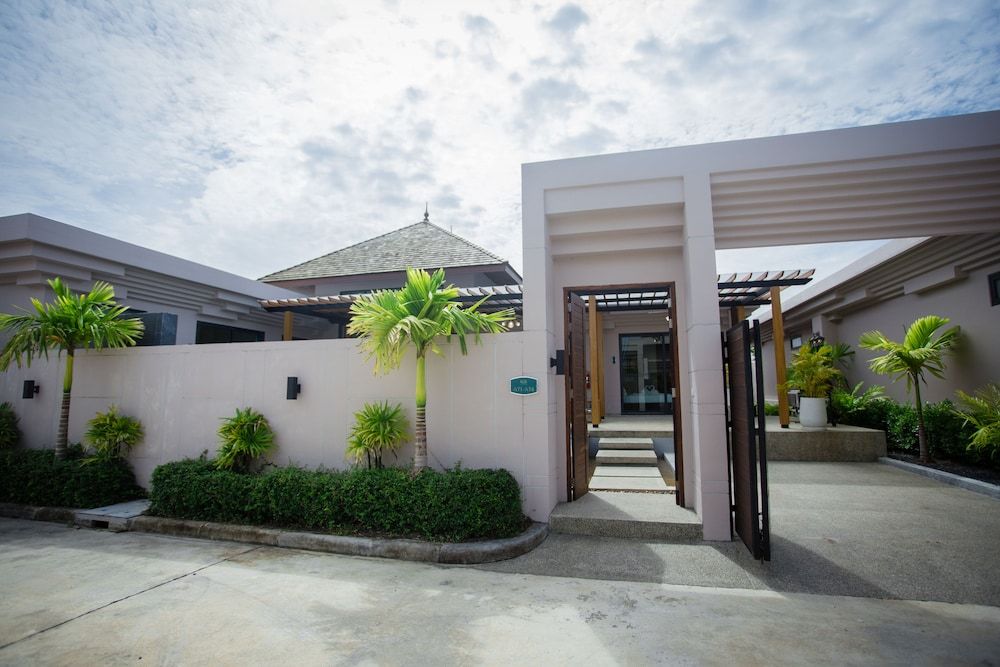 undefined Gold Chariot Pool Villa 6