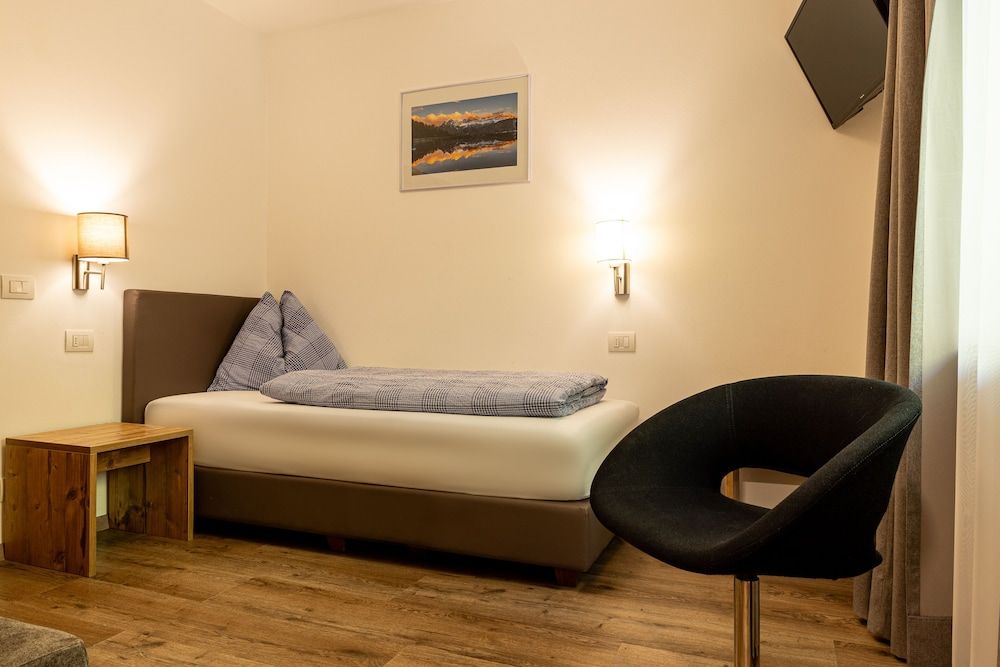 Classic Single Room