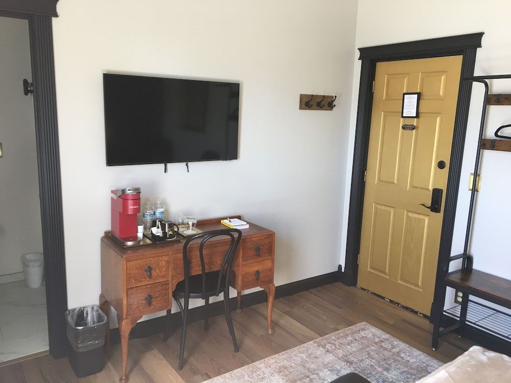 Hotel Stevenson Room 1 5