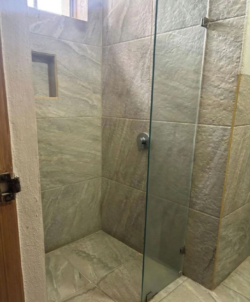 Capital O Gran Hotel Campestre Standard Room (Quintuple) 6