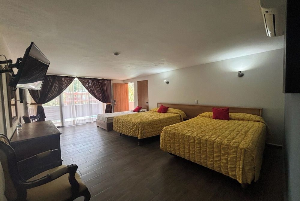 Capital O Gran Hotel Campestre Standard Room (Quintuple) 4