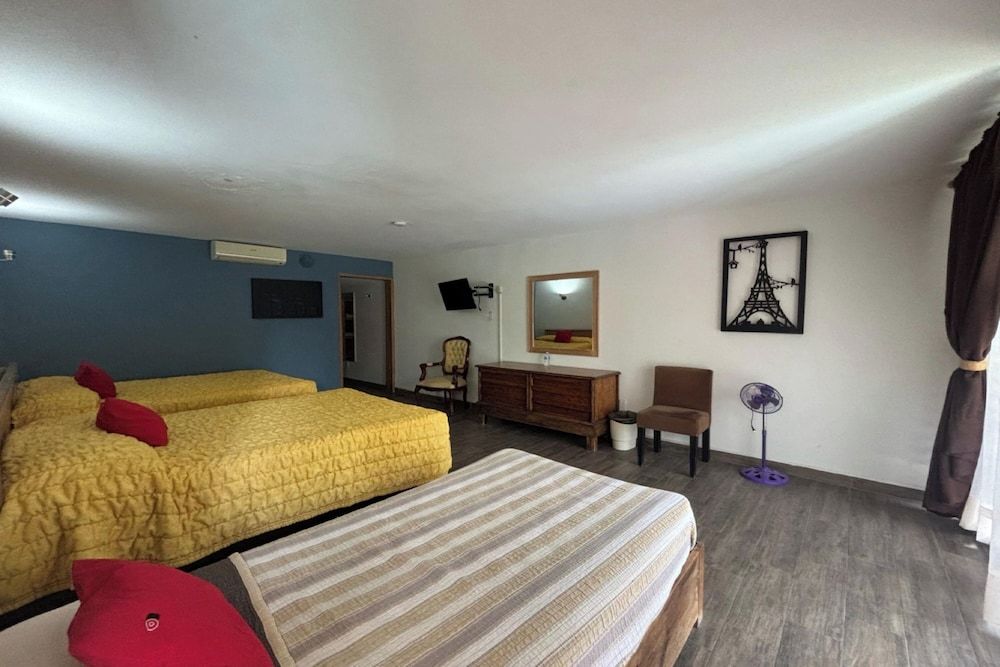 Capital O Gran Hotel Campestre Standard Room (Quintuple) 2