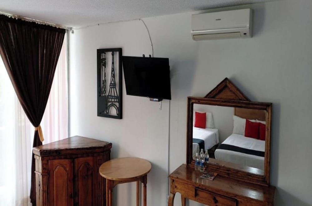 Capital O Gran Hotel Campestre Standard Room (Quintuple) 7