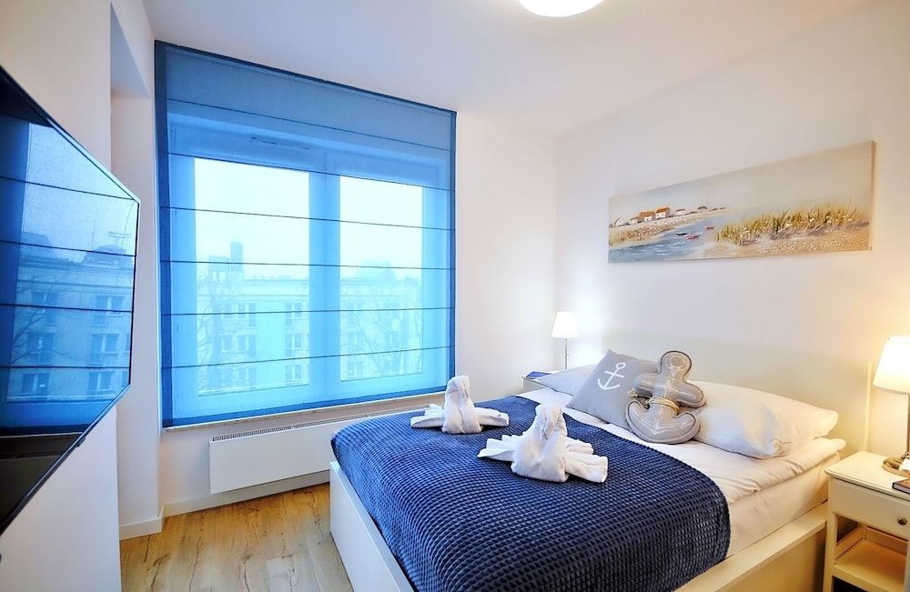 Deluxe Apartment, 1 Queen Bed with Sofa bed, Pool Access, Park View (NT A502)