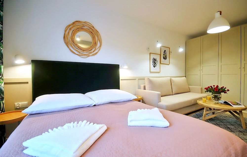 Family Apartment, Multiple Beds, Pool Access, Park View (NT C207)