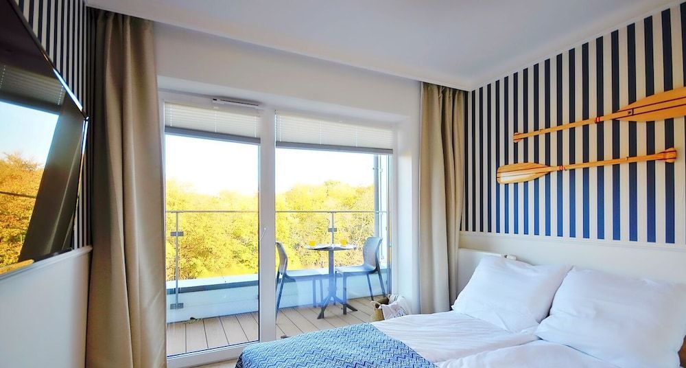 Deluxe Apartment, 1 Queen Bed with Sofa bed, Pool Access, Park View (NTD606)