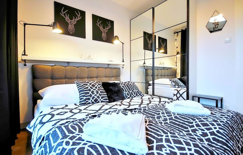 Deluxe Apartment, 1 Queen Bed with Sofa bed, Pool Access, Park View (NT C609)