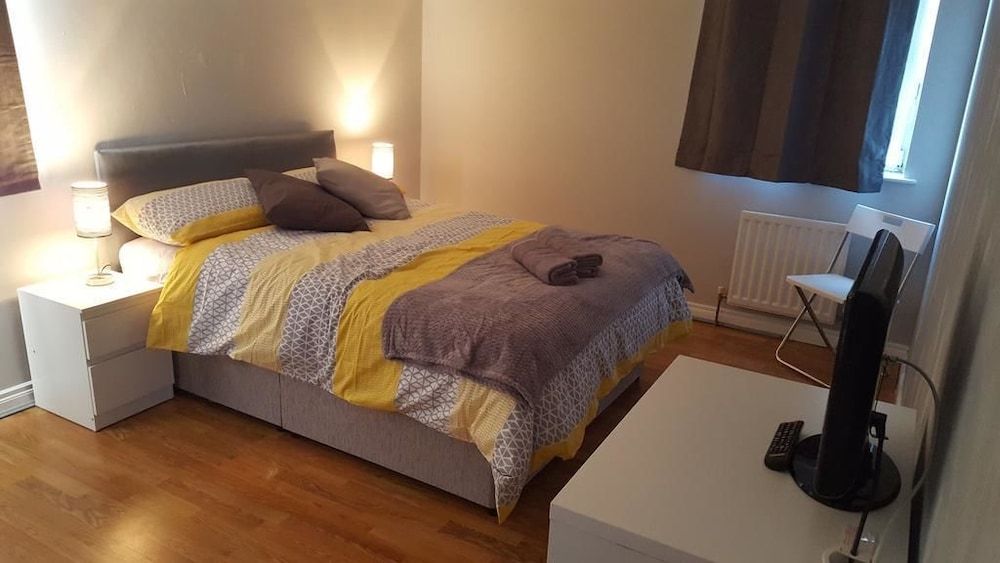 Edenderry Guest House Basic Double Room, 1 Double Bed, Shared Bathroom 2