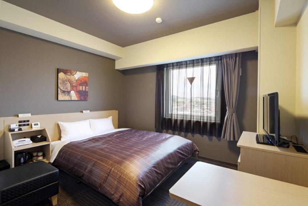 Double Room, Smoking