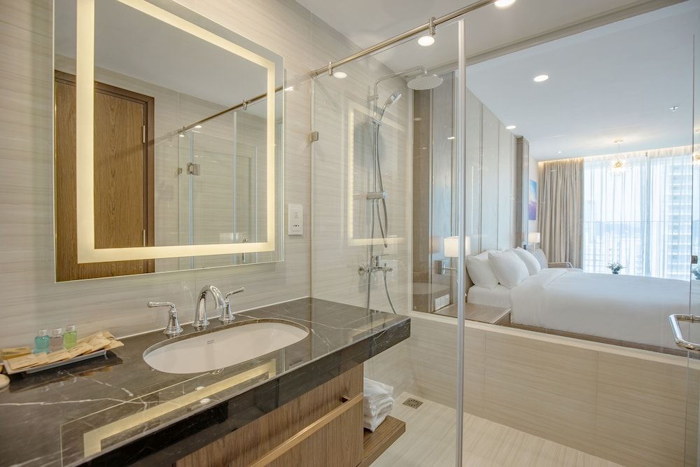 Deluxe Double Room, 1 King Bed, City View