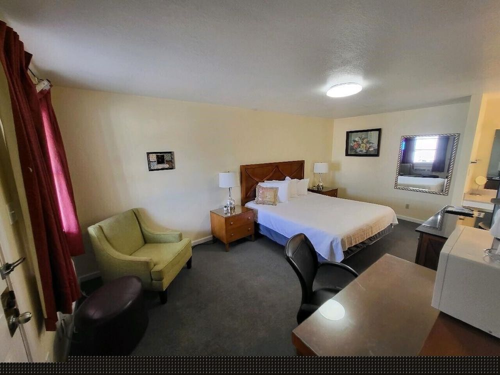 Rose's Motel Premium Room, 1 King Bed, Non Smoking