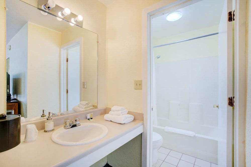 Rose's Motel Premium Room, 1 King Bed, Non Smoking 5