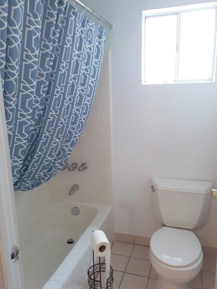 Rose's Motel Premier Room, 2 Queen Beds, Non Smoking 8