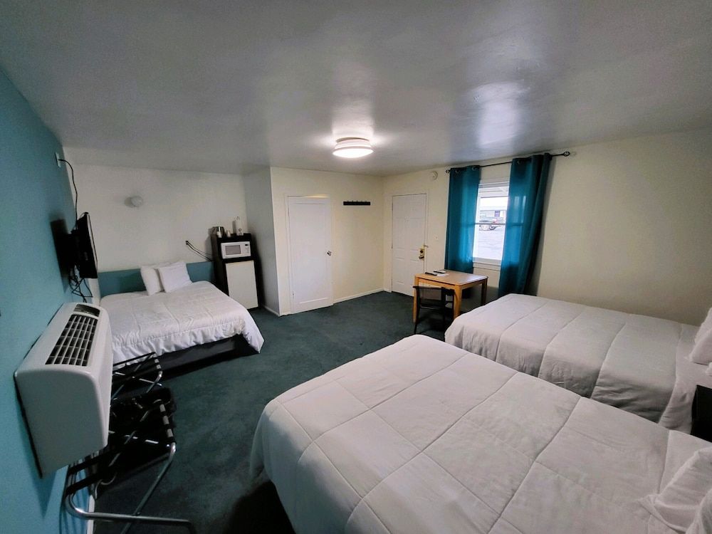 Rose's Motel Family Triple Room, Multiple Beds, Non Smoking