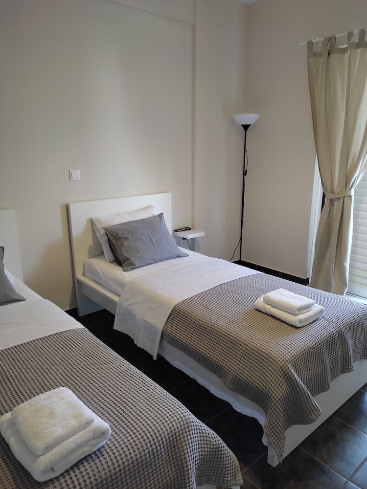 Double M Comfort Room, 2 Twin Beds, Courtyard View 3