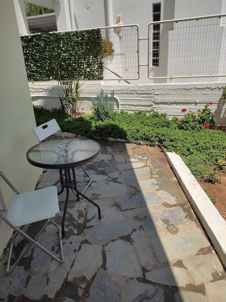 Double M Comfort Room, 2 Twin Beds, Courtyard View 5