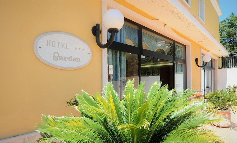 undefined Hotel Garden 3