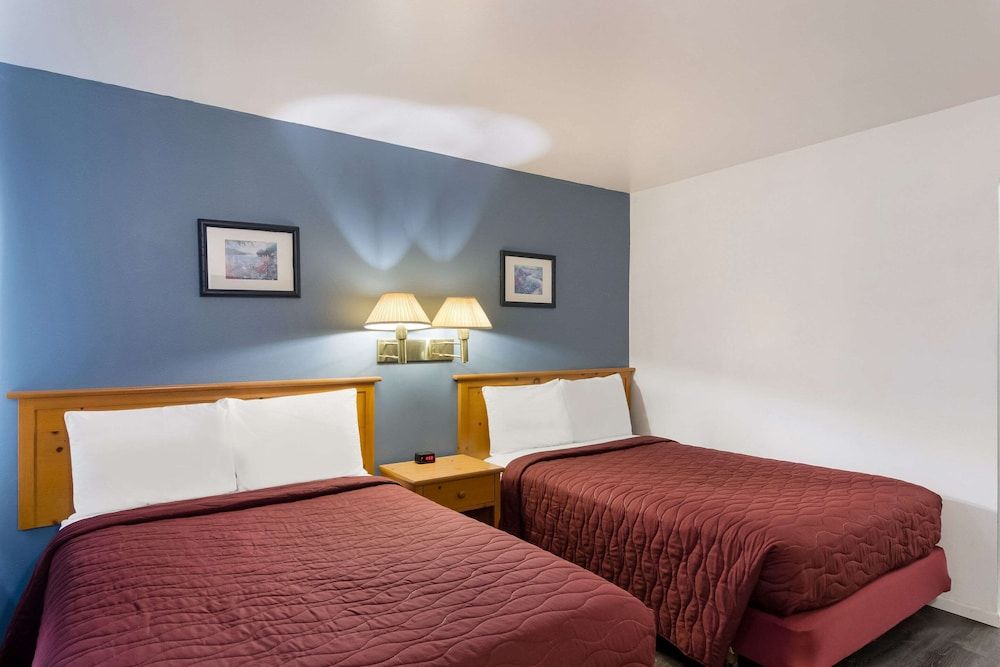 Standard Room, 2 Double Beds, Non Smoking