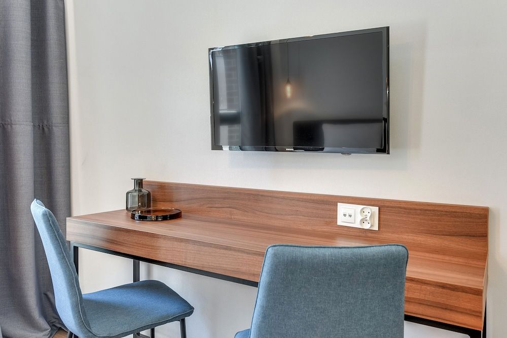 Apartments Browar Gdanski by Renters Studio, Kitchen 10