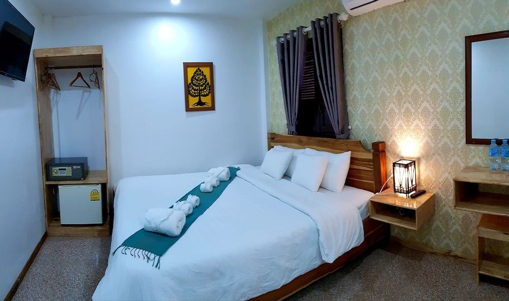 undefined Liberty Place 7