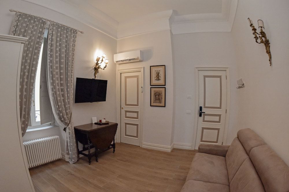 Al Centro Luxury Home Family Room, 2 Bedrooms, City View (Verbena) 11