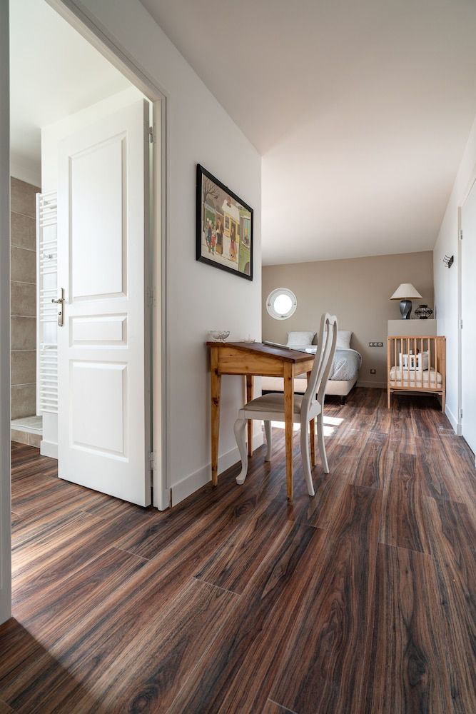 L'auberge du Croissant Comfort Double Room, River View 4