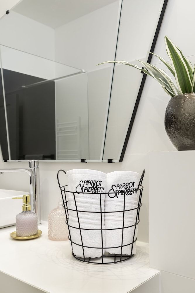 Pierrot & Pierrette Apartments Exclusive Studio Suite (1) 5