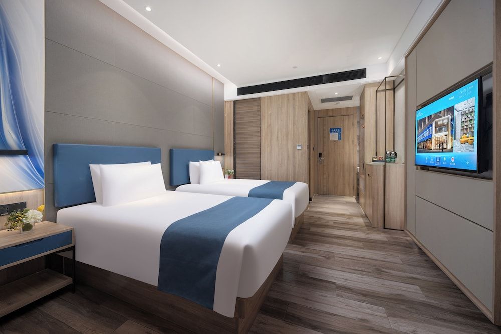 undefined Naive S Hotel 10