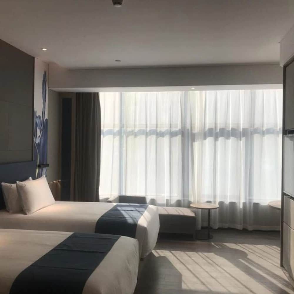 undefined Naive S Hotel 2