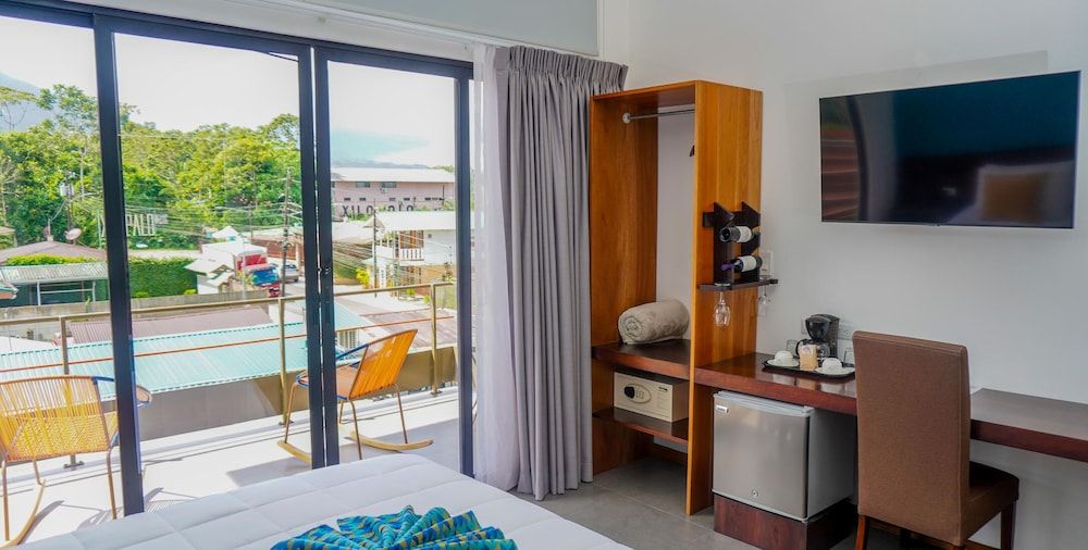 undefined La Fortuna Lodge by Treebu Hotels 8