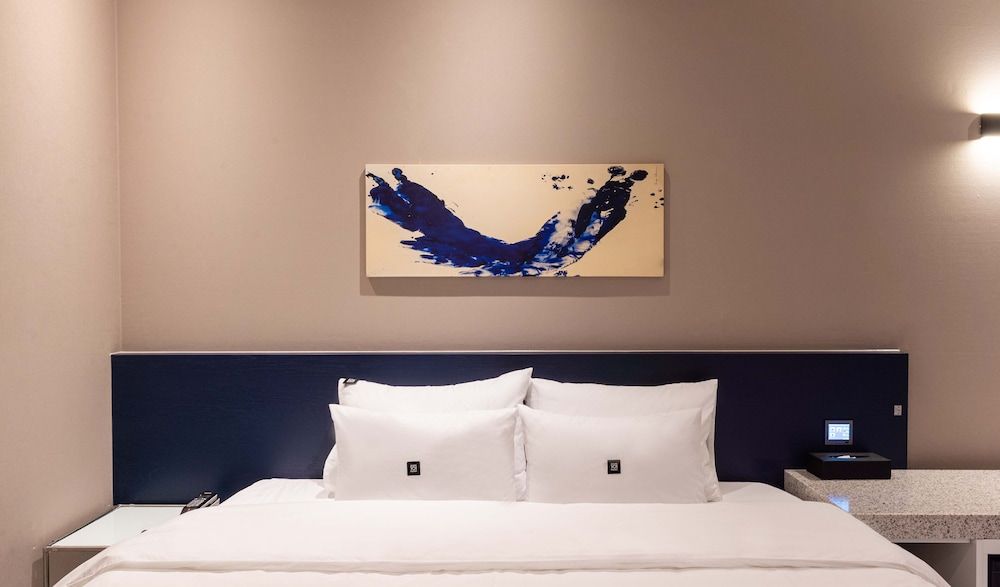 Zam 101 Hotel Standard Double Room 5