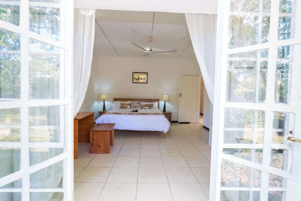 Adlib Executive Lodge